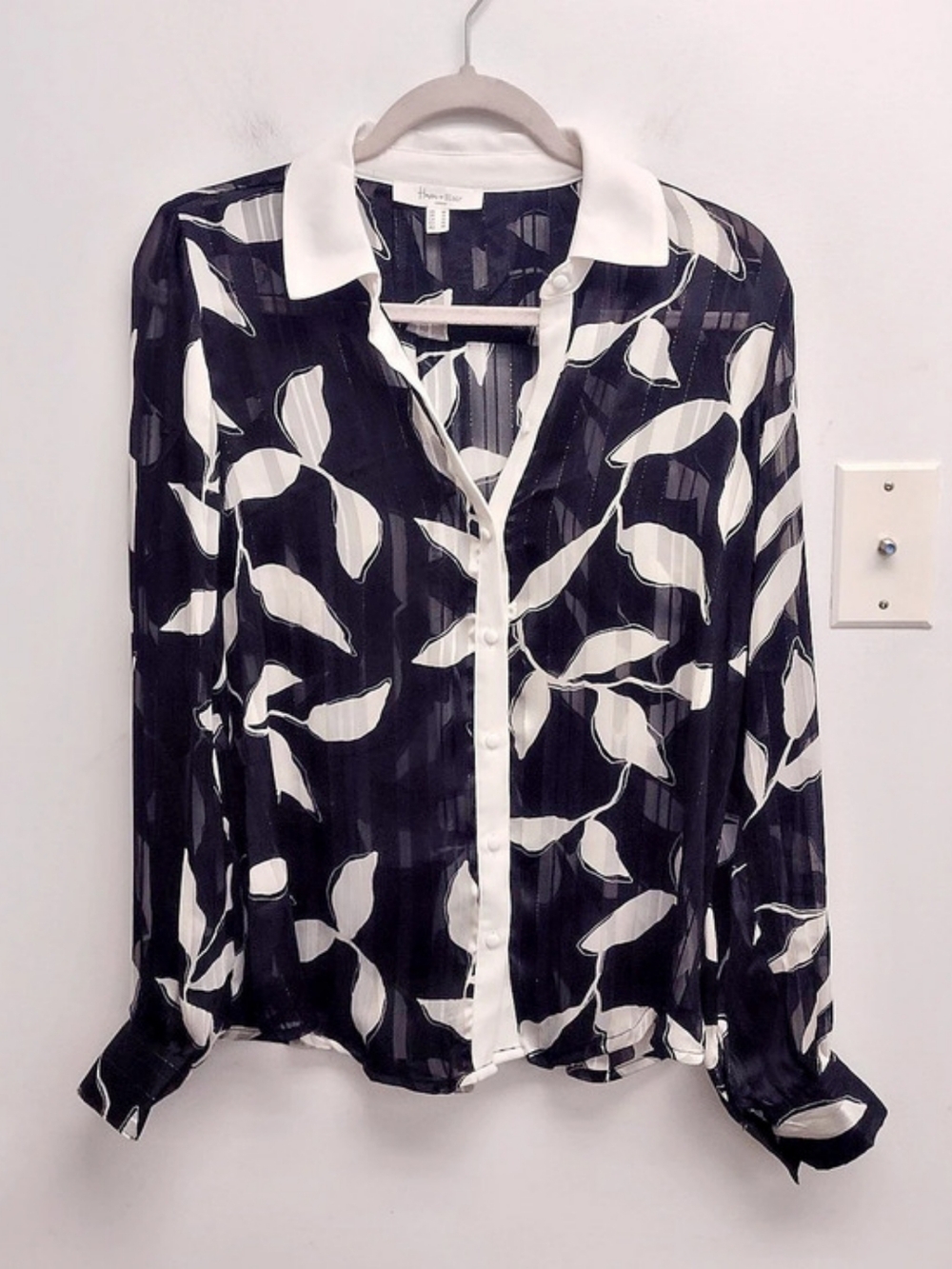 Haver + Blair Floral Button Down Blouse in Black & White (Sz M) Fall Chic